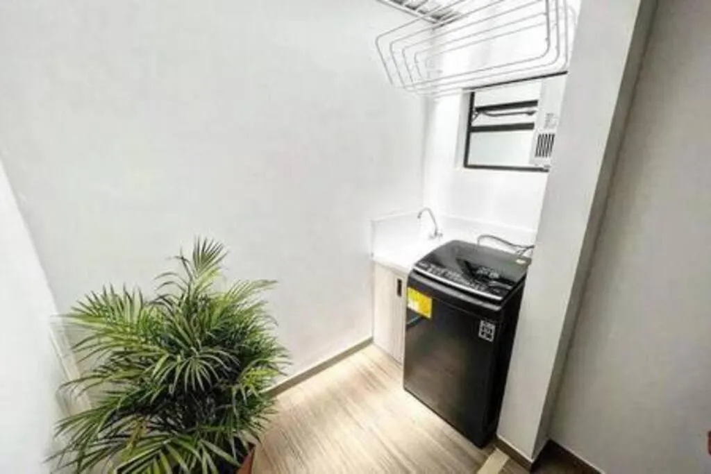 Apartamento Con Balcon Y 2 Dormitorios Ark301 By Roots Rentals Medellin 0*,  Colombia