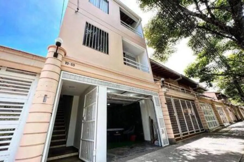 Apartamento Con Balcon Y 2 Dormitorios Ark301 By Roots Rentals Medellin