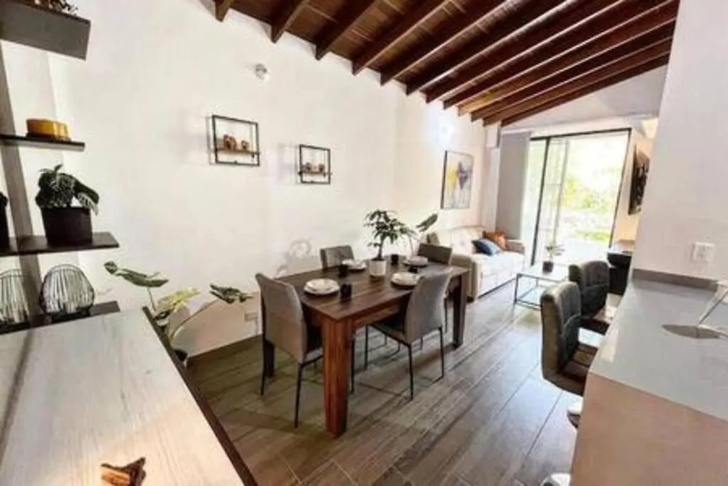 Apartamento Con Balcon Y 2 Dormitorios Ark301 By Roots Rentals Medellin Colombia
