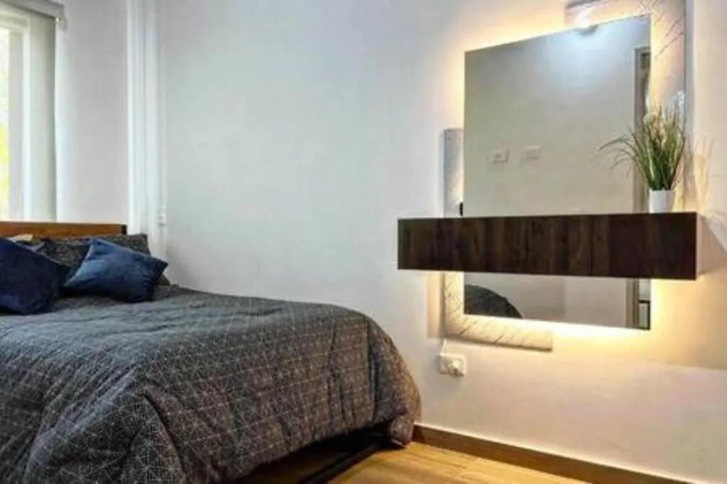 Apartamento Con Balcon Y 2 Dormitorios Ark301 By Roots Rentals Medellin Apartment